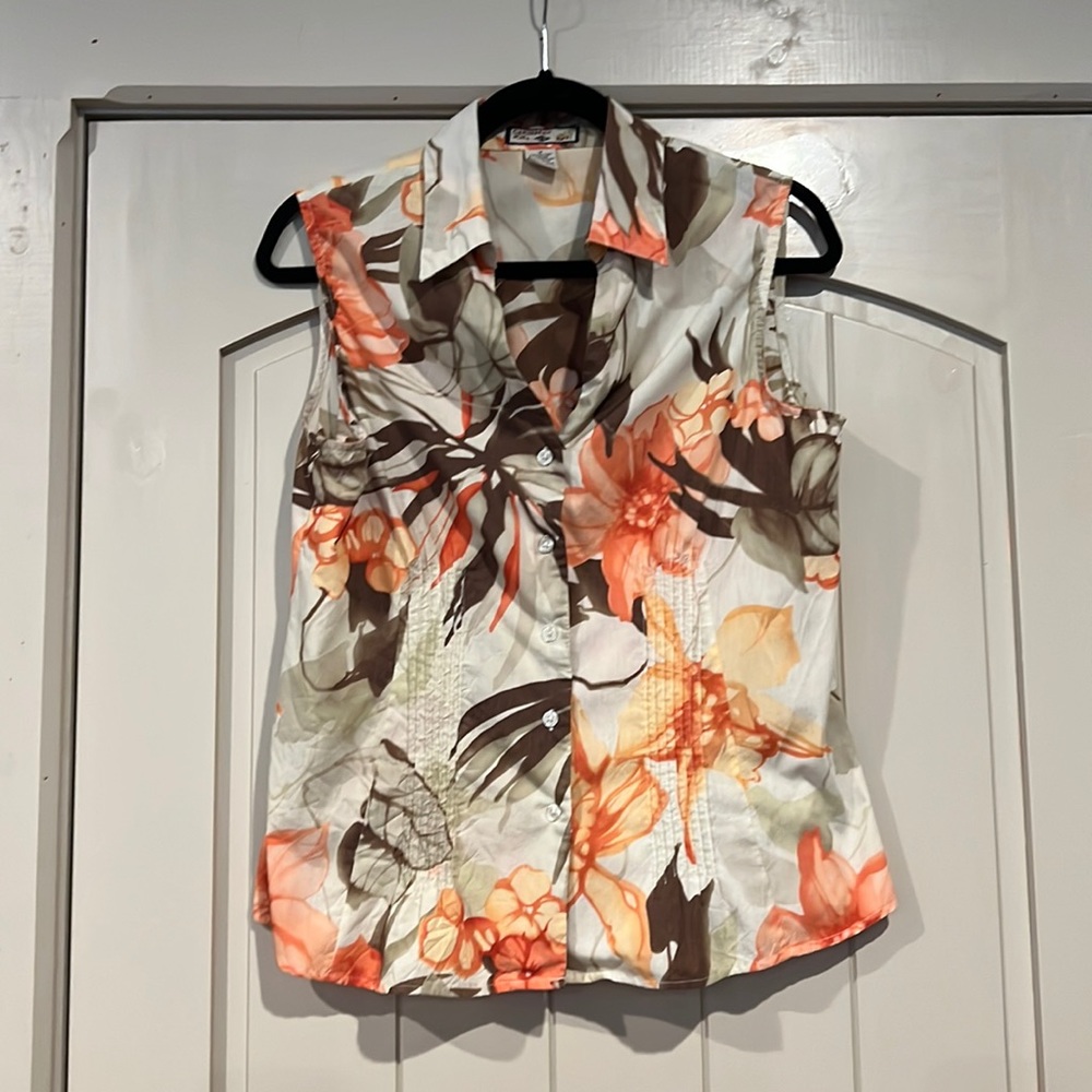 Caribbean Joe Hawaiian sleeveless button down top, great used condition.